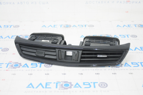 Front panel air duct deflector central Nissan Rogue 14-20 black gloss