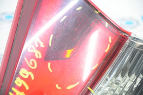 Light inside trunk lid right Nissan Rogue 17- scratches