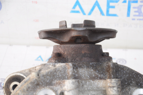 Trunnion with hub rear left Porsche Cayenne 958 11-17 rusty hub