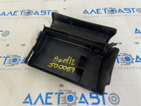 VW Beetle 12-19 underhood fuse box cover broken latch