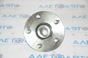 Front left hub Toyota Highlander 20-