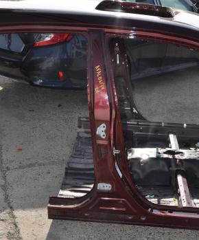 Body pillar central right Toyota Avalon 13-18 on the body