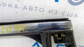 Upper rear right door molding Ford Escape MK4 20- chrome, with glass seal, torn rubber, scratches on chrome