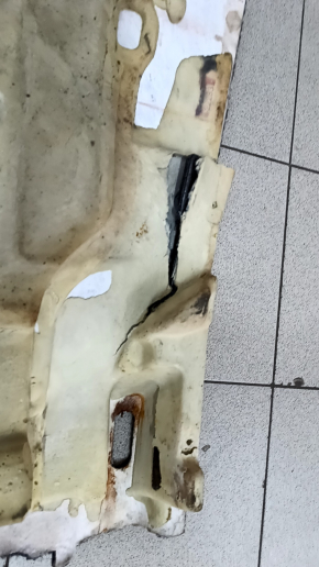 Rear floor covering Porsche Cayenne 958 11-14 tears
