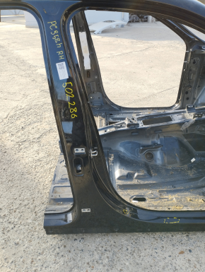 Body pillar central right Porsche Cayenne 958 11-14 on the body, bumps