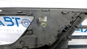 Lower grille of front bumper Kia Niro 17-19 HEV, PHEV under fog lights, without radar, sand, broken crepe, scratches