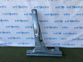 The central right body pillar of Toyota Prius 30 10-15 is sawn off