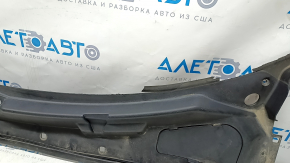 Wiper grille plastic Dodge Challenger 09 - seal dried out, fastener broken