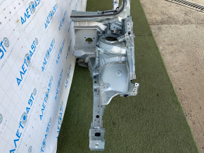 Front left quarter Toyota Prius 30 10-15 green, with central pillar