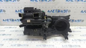 The heater body is bare Kia Niro 17-19 HEV, PHEV for blowing the rear row, the spout is broken, the damper seal is torn