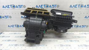 The heater body is bare Kia Niro 17-19 HEV, PHEV for blowing the rear row, the spout is broken, the damper seal is torn