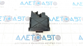 Cover of the fuse box under the hood Audi A3 8V 15-20 side