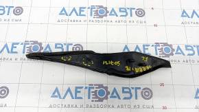 Left wiper grille seal GMC Terrain 18 - broken fasteners
