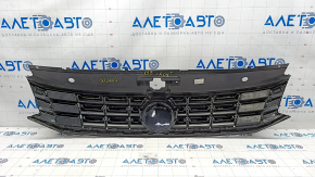 Radiator grill with badge VW Passat b8 16-19 USA sand, crack in fastening, melted plastic, scratch