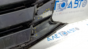 Radiator grill with badge VW Passat b8 16-19 USA sand, crack in fastening, melted plastic, scratch