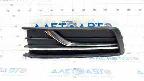 Front bumper grille side left VW Passat b8 16-19 USA without fog lights, cracks in fastening