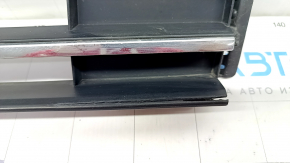 VW Passat b8 16-19 USA front bumper center grill cracked