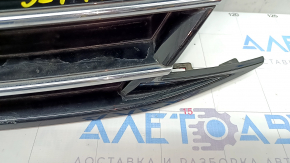 Radiator grill grill VW Jetta 15-18 USA with badge, peeling varnish