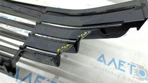 Lower grille of the front bumper central VW CC 13-17 rest without parking sensors, broken fastening, crack