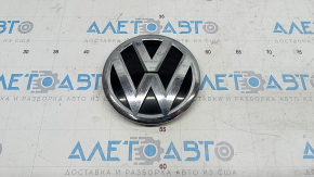 Radiator grill emblem VW CC 13-17 rest, broken fasteners, sand, cracks