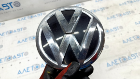 Radiator grill emblem VW CC 13-17 rest, broken fasteners, sand, cracks