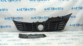 Radiator grill VW CC 13-17 rest, chrome swelled, broken fasteners, broken, sand