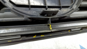 Radiator grill grill Lexus ES300h ES350 13-15 prerest, with badge, sand, broken fastener, missing fragment