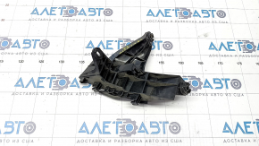 Rear bumper mount under the right light Toyota Venza 21-