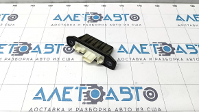 Button for opening the trunk door with illumination of the number Toyota Venza 21- keyless