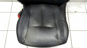 Driver's seat Nissan Rogue 14-20 with airbag, electric, heated, leather black, for dry cleaning, cracked, scratches on plastic, missing handle