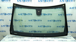 Windshield Dodge Durango 14-15 air on the edge, chips