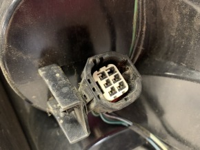 Right headlight Dodge Grand Caravan 11-20 chips, spider web