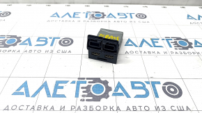 USB Hub Toyota Venza 21- scratches