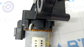 Motor for adjusting the lower cushion of the driver's seat Lexus ES300h ES350 13-18 front