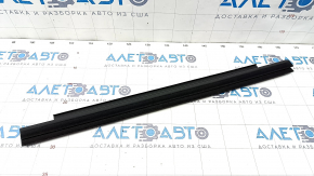 Glass seal center rear left Toyota Venza 21-