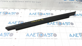 Glass seal center rear left Toyota Venza 21-