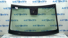 Windshield Hyundai Kona 18-23 SOLAR, under camera and rain sensor, chipped