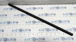 Molding door-glass central front right Hyundai Kona 18-19
