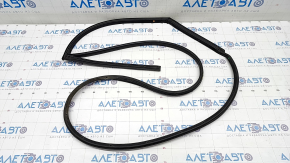 The rear left door seal of Hyundai Kona 18-23 is torn