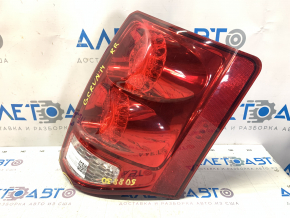 Right headlight Dodge Grand Caravan 11-20 chips, spider web