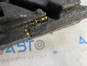 Foam plastic under the jack Audi Q7 4L 10-15 fractures