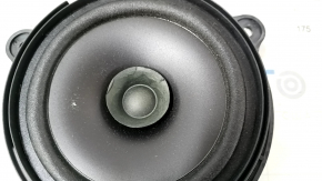 Speaker rear left Nissan Pathfinder 13-20 dented