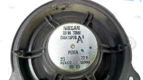 Speaker rear right Nissan Pathfinder 13-20 dented