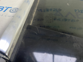 Window blind glass rear right Audi Q7 4L 10-15 with moldings, tinted, chip torn off, scratches