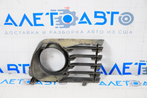 Lower left grille of the front bumper under fog lights Toyota Prius 20 04-09