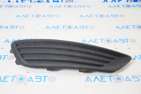 Bumper grill right Ford Focus mk3 15-18 rest without fog lights, cracked fastener