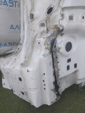 Quarter wing rear right Ford Explorer 11-19 white, bumps, dented