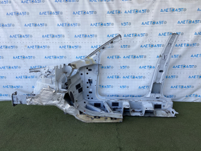 Front right quarter Audi Q5 80A 18-24 white, with central pillar
