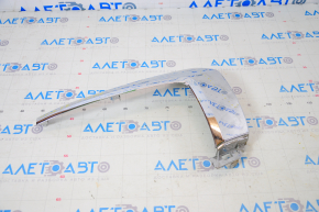 Front bumper molding chrome central right Mitsubishi Outlander 16-21 rest sand, broken crepe, scratches, cracks