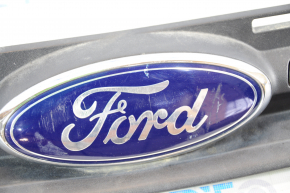 Radiator grill grill Ford Escape MK3 13-16 prerest with emblem chrome strip, broken crepe, scratches